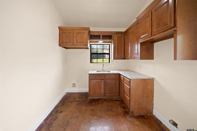 808 N Jarvis Street, Troup, TX 75789