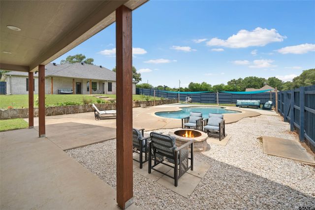 808 N Jarvis Street, Troup, TX 75789
