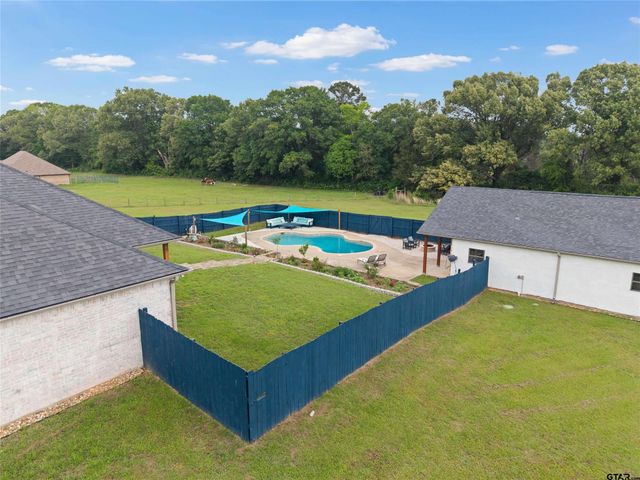 808 N Jarvis Street, Troup, TX 75789