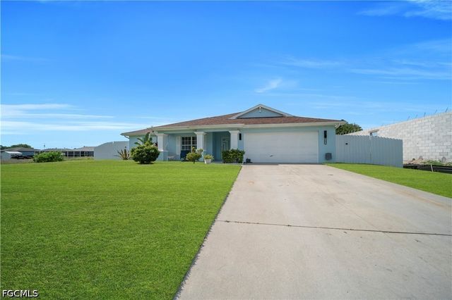 3902 3RD ST SW, Lehigh Acres, FL 33976