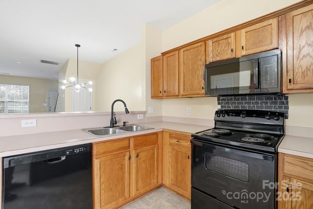 4944 Kotlik Drive, Charlotte, NC 28269