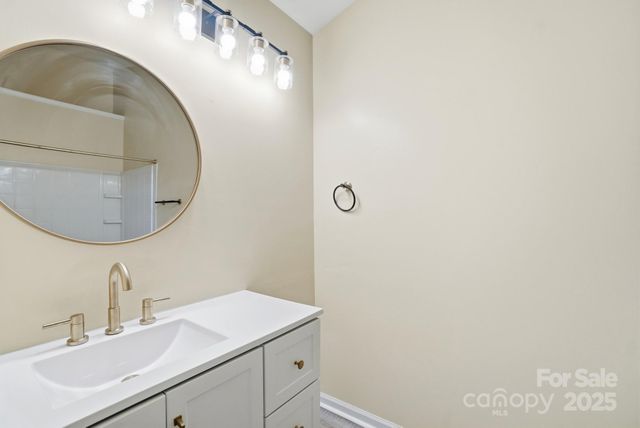 4944 Kotlik Drive, Charlotte, NC 28269