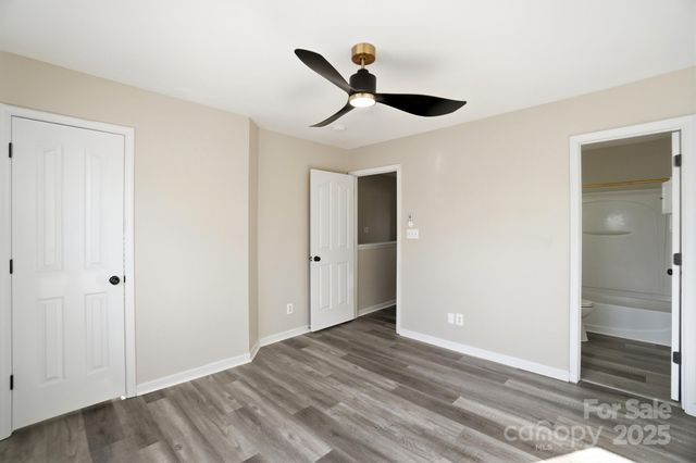 4944 Kotlik Drive, Charlotte, NC 28269