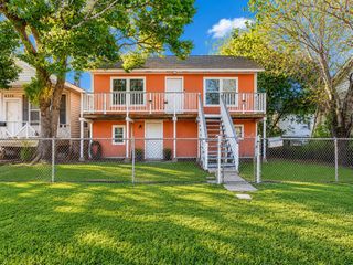 4323 Avenue R 1/2, Galveston, TX 77550
