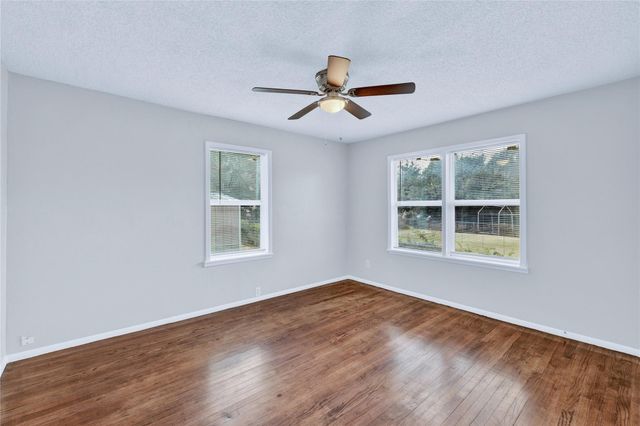 4208 Huckleberry Circle, Dallas, TX 75216