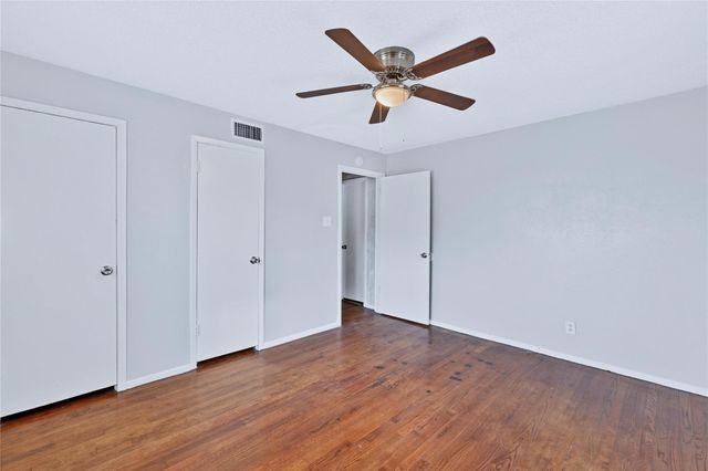 4208 Huckleberry Circle, Dallas, TX 75216