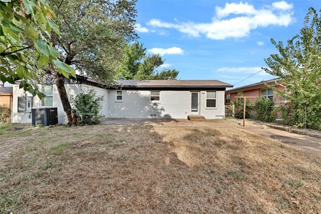 4208 Huckleberry Circle, Dallas, TX 75216