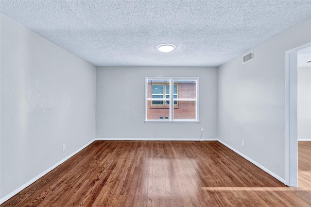 4208 Huckleberry Circle, Dallas, TX 75216