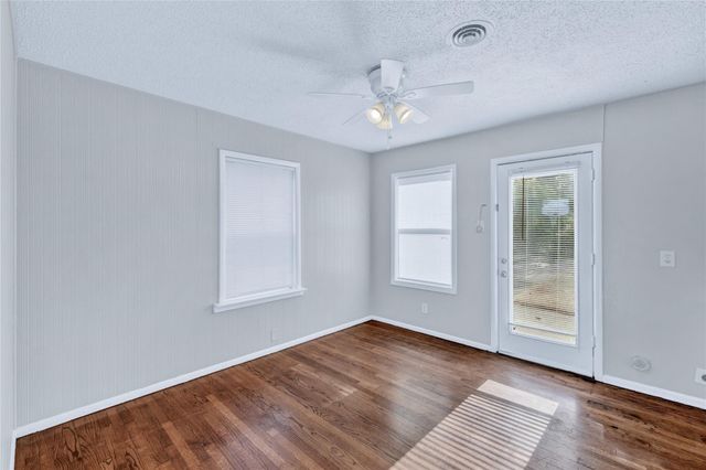 4208 Huckleberry Circle, Dallas, TX 75216