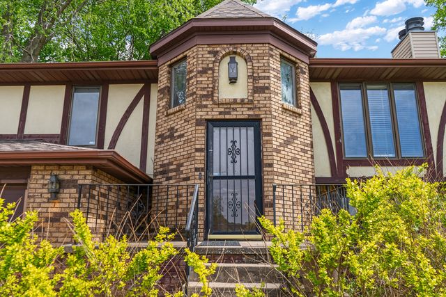 4803 Taylor Street, Davenport, IA 52806
