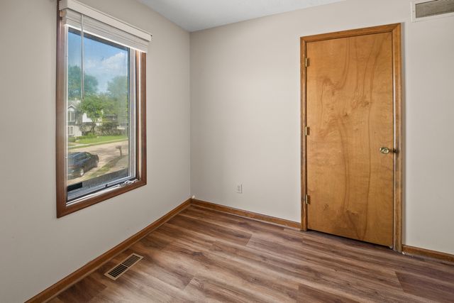 4803 Taylor Street, Davenport, IA 52806