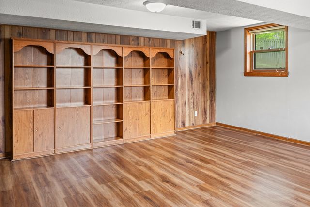 4803 Taylor Street, Davenport, IA 52806