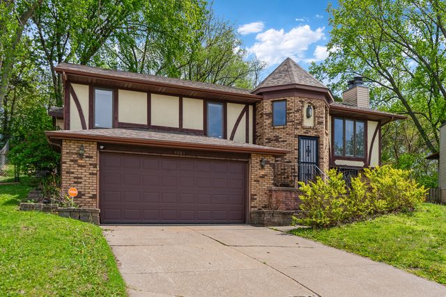 4803 Taylor Street, Davenport, IA 52806
