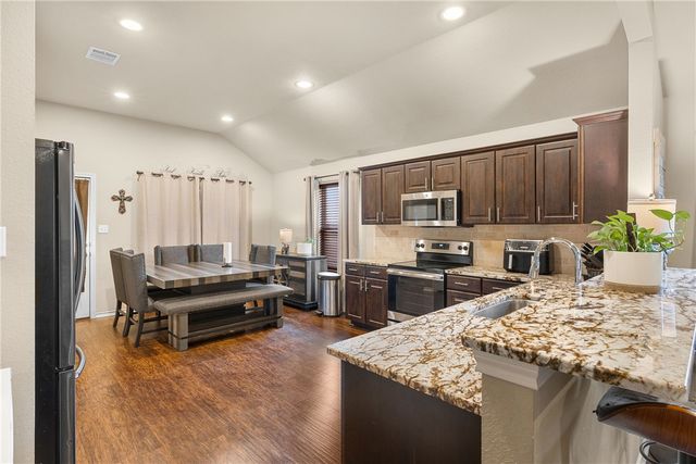 128 Dove Court, Navasota, TX 77868
