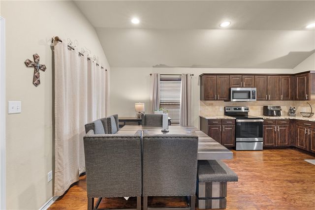 128 Dove Court, Navasota, TX 77868