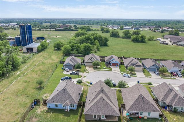 128 Dove Court, Navasota, TX 77868