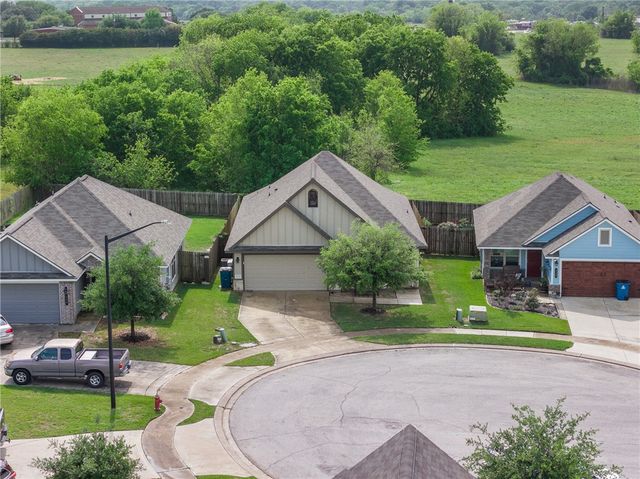 128 Dove Court, Navasota, TX 77868