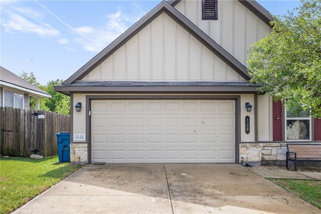 128 Dove Court, Navasota, TX 77868