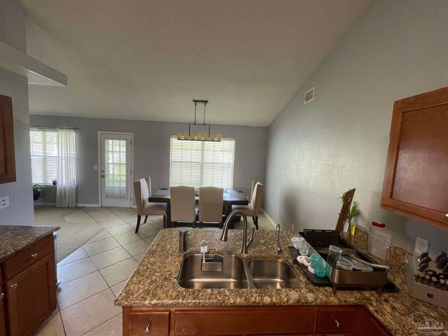 7025 Boo Ln, Pensacola, FL 32526