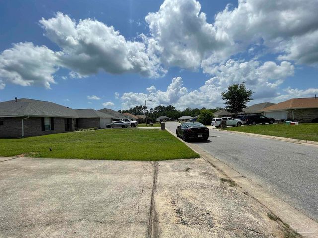 7025 Boo Ln, Pensacola, FL 32526