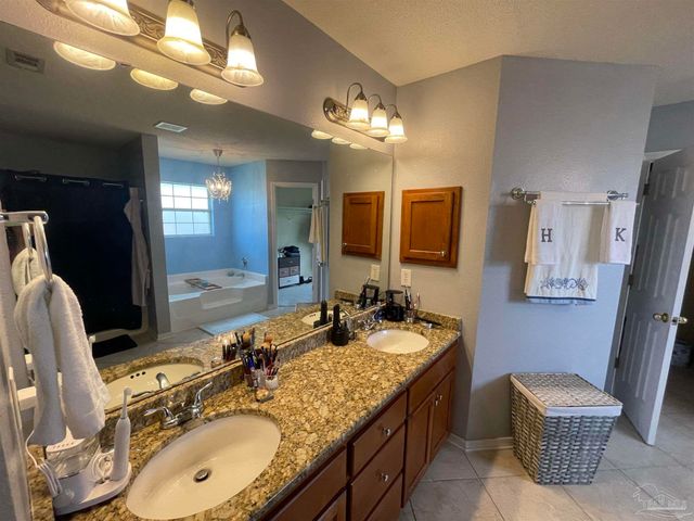 7025 Boo Ln, Pensacola, FL 32526