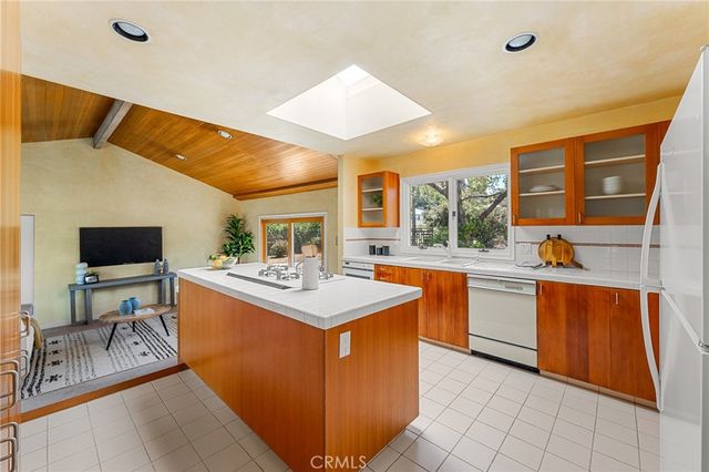 1040 W Crescent Avenue, Redlands, CA 92373