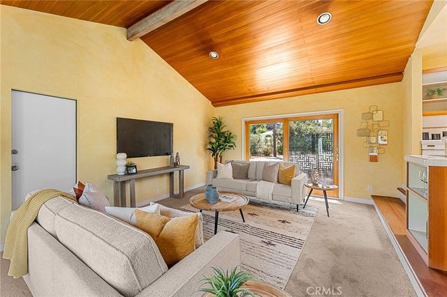 1040 W Crescent Avenue, Redlands, CA 92373