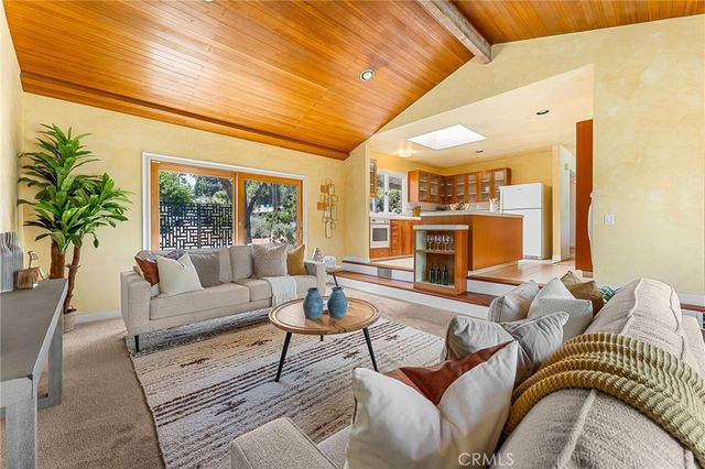 1040 W Crescent Avenue, Redlands, CA 92373