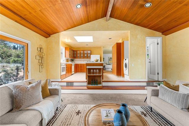 1040 W Crescent Avenue, Redlands, CA 92373