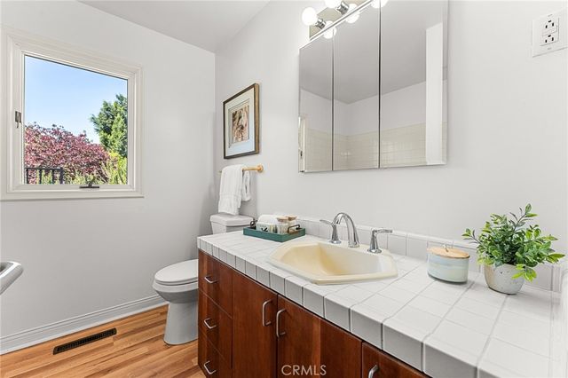 1040 W Crescent Avenue, Redlands, CA 92373