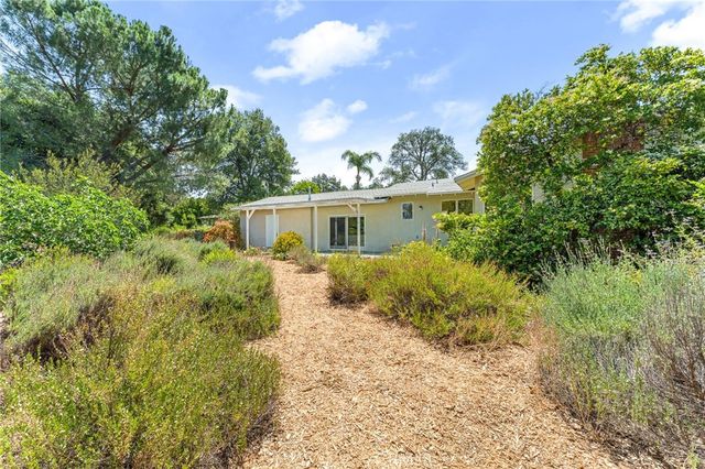 1040 W Crescent Avenue, Redlands, CA 92373