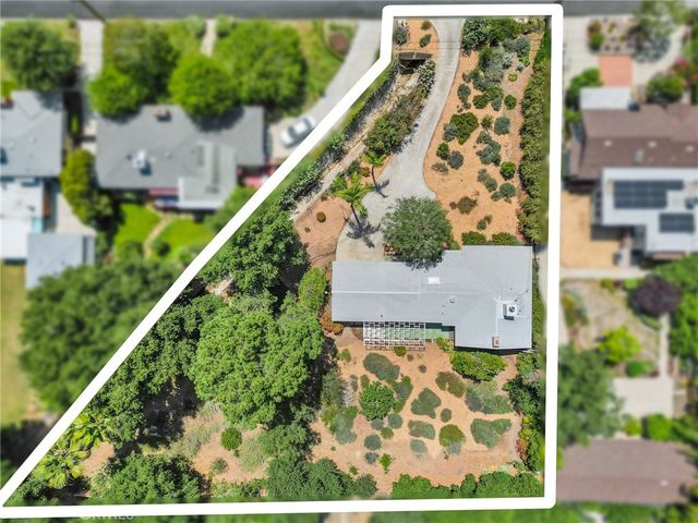 1040 W Crescent Avenue, Redlands, CA 92373