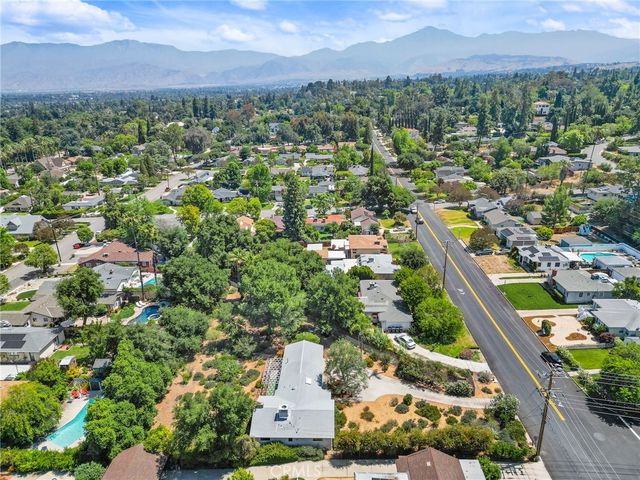 1040 W Crescent Avenue, Redlands, CA 92373
