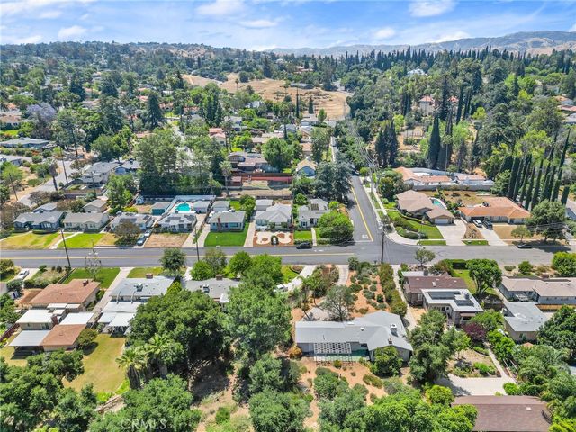 1040 W Crescent Avenue, Redlands, CA 92373