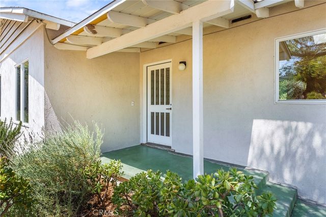 1040 W Crescent Avenue, Redlands, CA 92373