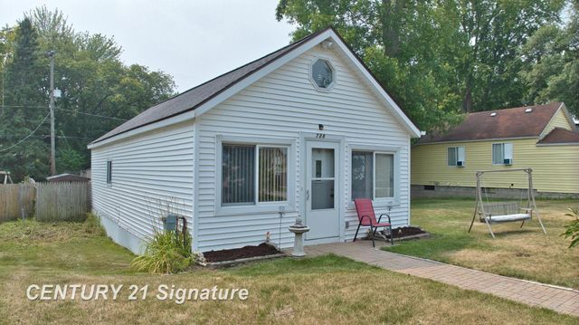 728 Bay Road, Bay City, MI 48706