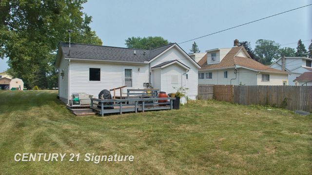 728 Bay Road, Bay City, MI 48706