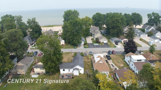 728 Bay Road, Bay City, MI 48706