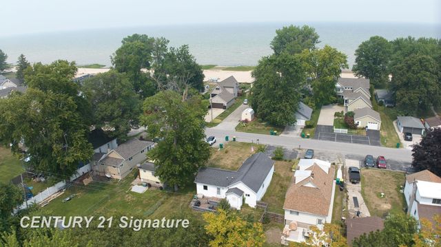 728 Bay Road, Bay City, MI 48706