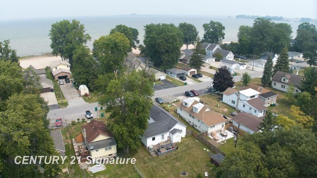 728 Bay Road, Bay City, MI 48706