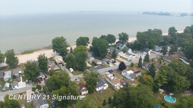 728 Bay Road, Bay City, MI 48706