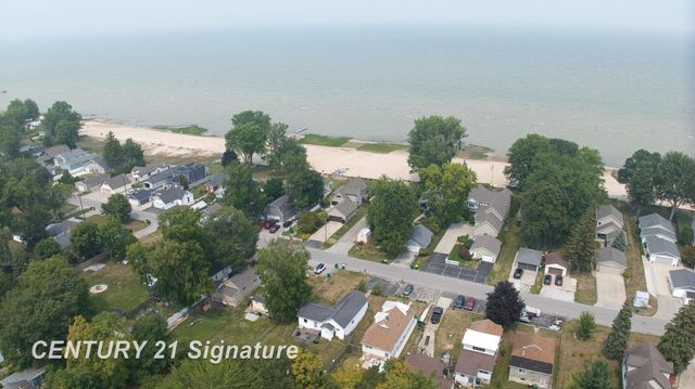 728 Bay Road, Bay City, MI 48706