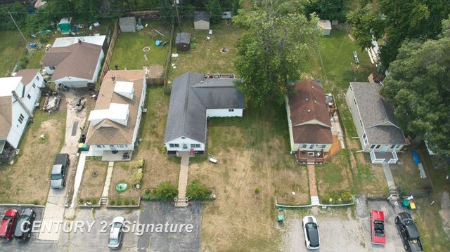 728 Bay Road, Bay City, MI 48706