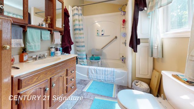 728 Bay Road, Bay City, MI 48706