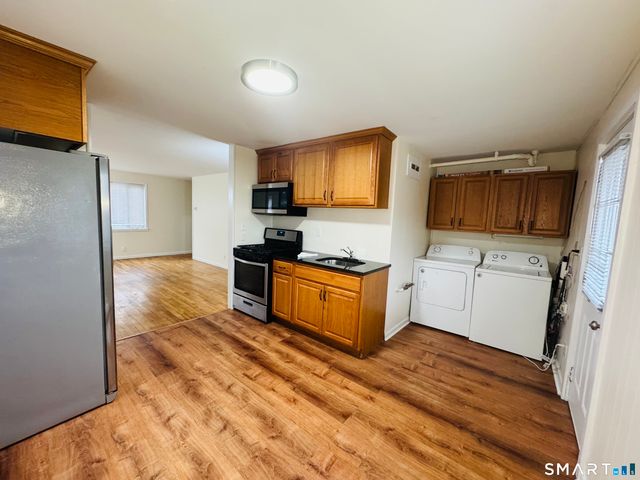 11 Trefoil Court, Fairfield, CT 06825