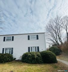 11 Trefoil Court, Fairfield, CT 06825