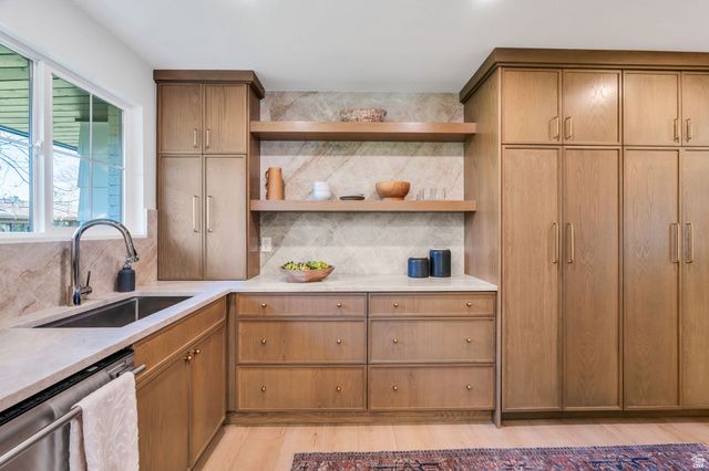 2050 E WILDWOOD DR, Holladay, UT 84121