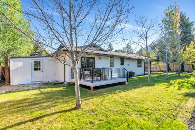 2050 E WILDWOOD DR, Holladay, UT 84121