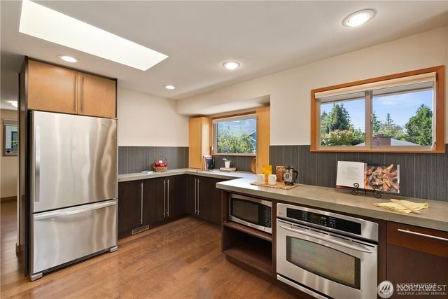 11704 Palatine Avenue N, Seattle, WA 98133