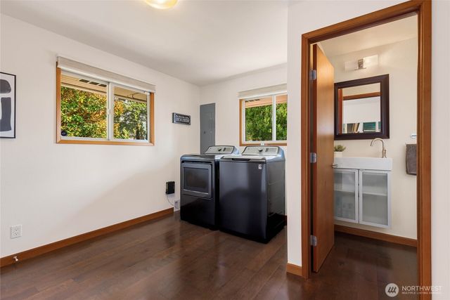 11704 Palatine Avenue N, Seattle, WA 98133